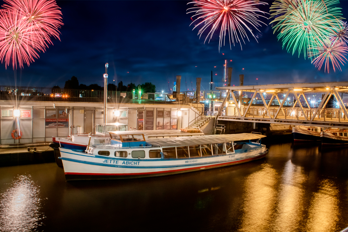 Feuerwerk auf der Elbe