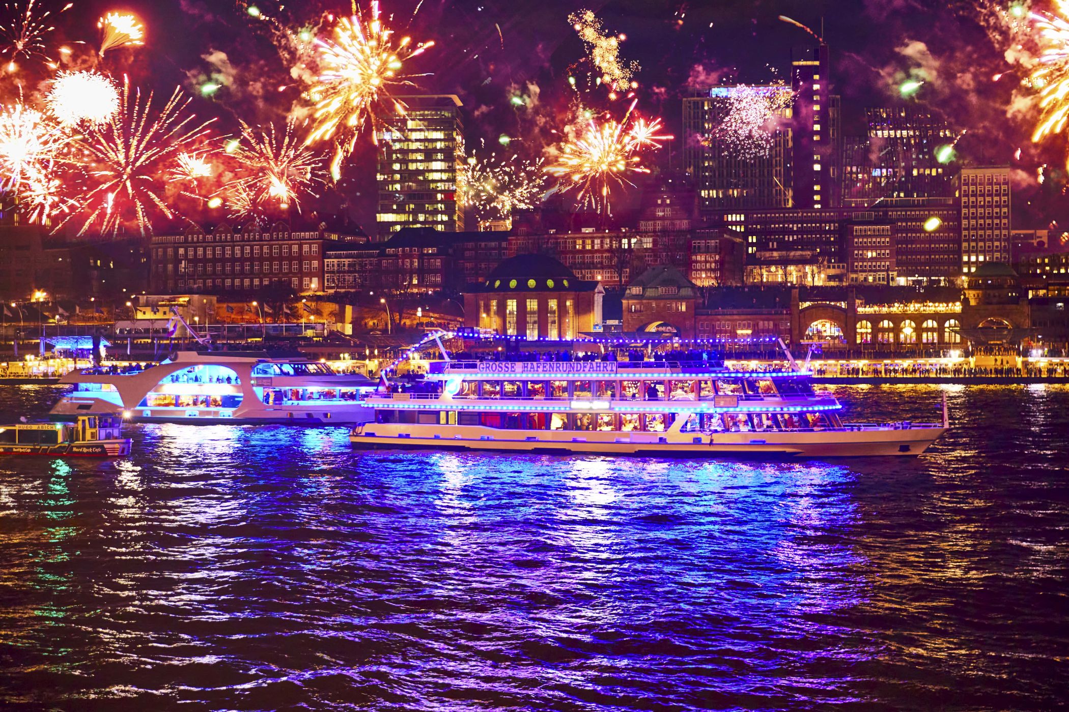 Silvesterfahrt in Hamburg auf dem Fahrgastschiff